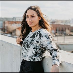 Tie dye crop sweatshirt